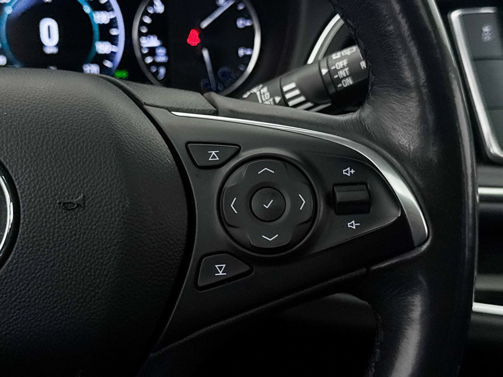 Used 2019 Buick Enclave Avenir w/ Avenir Technology Package FWD image 35