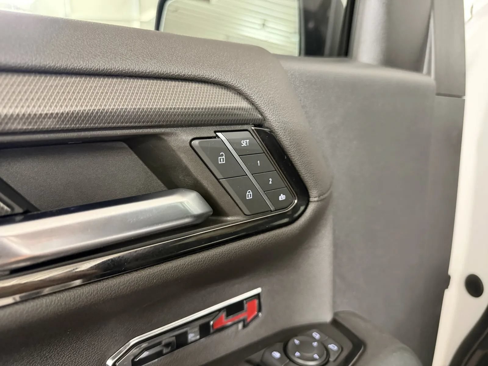 Used 2023 GMC Sierra 1500 AT4 w/ AT4 Preferred Package AWD/4WD image 17