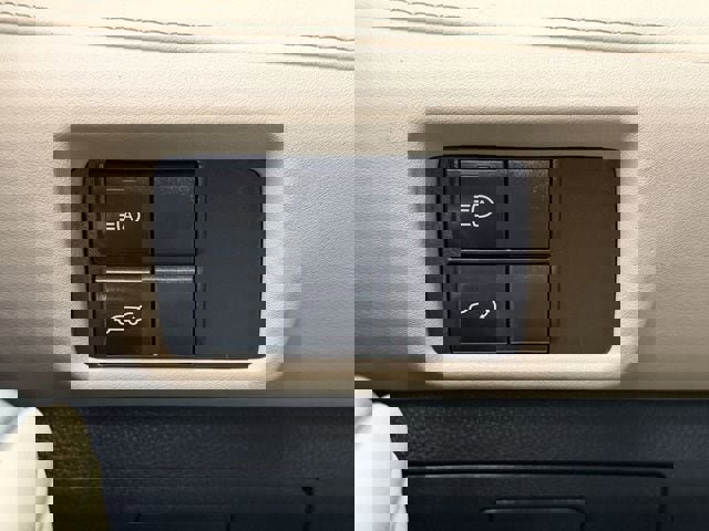 Used 2023 Toyota Highlander XLE image 23