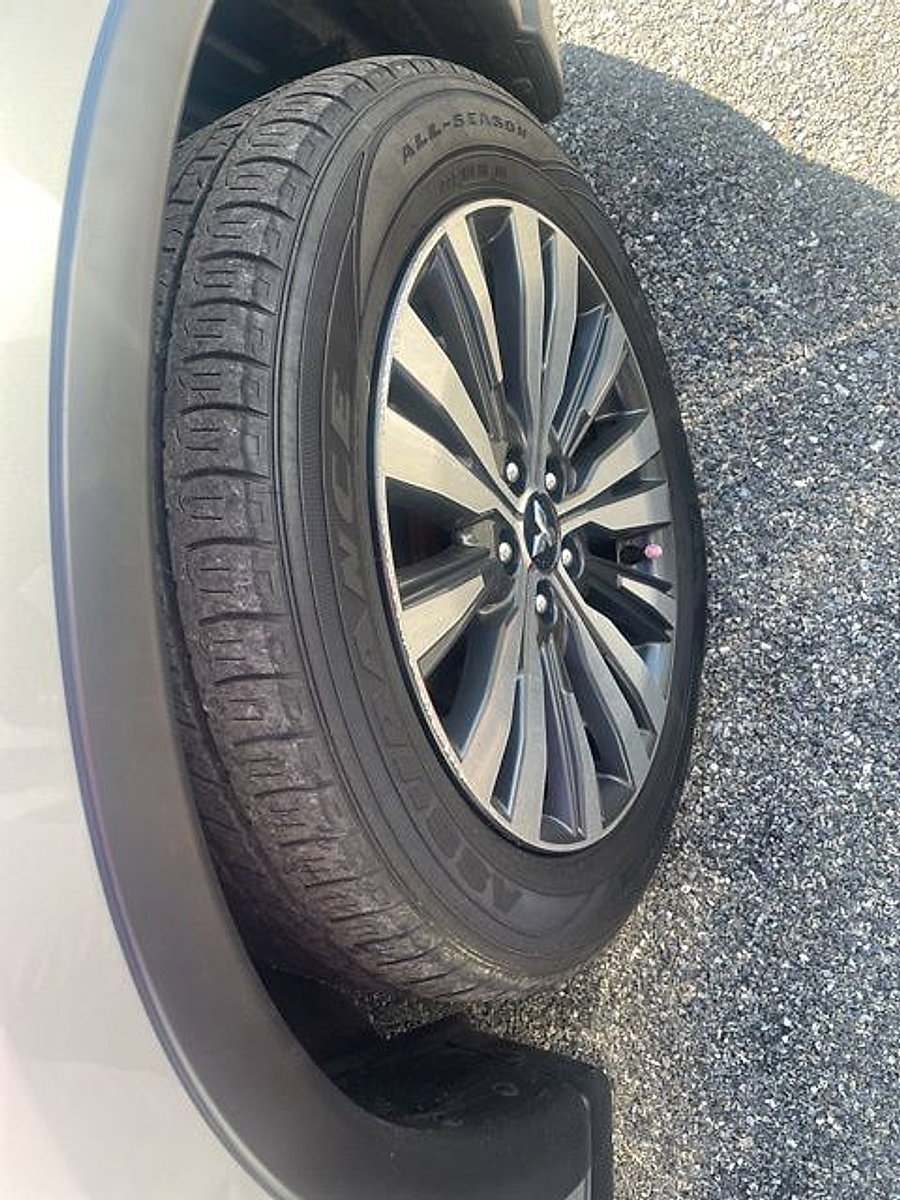 Used 2020 Mitsubishi Outlander ES AWD/4WD image 11