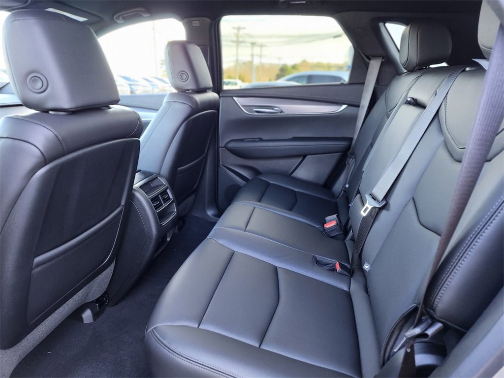 New 2026 Cadillac XT5 Luxury image 14