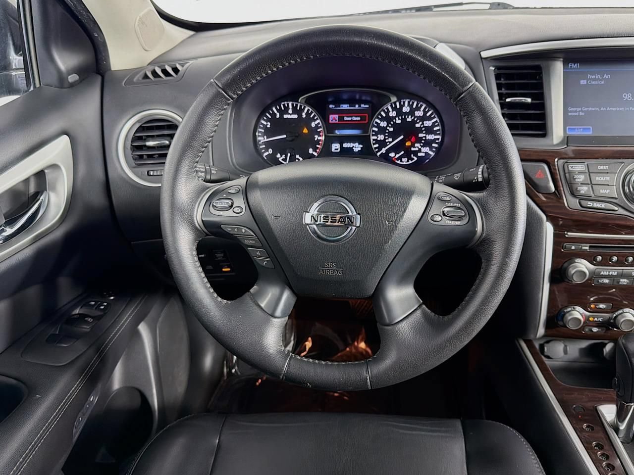 Used 2015 Nissan Pathfinder Platinum w/ Family Entertainment Package AWD/4WD image 14