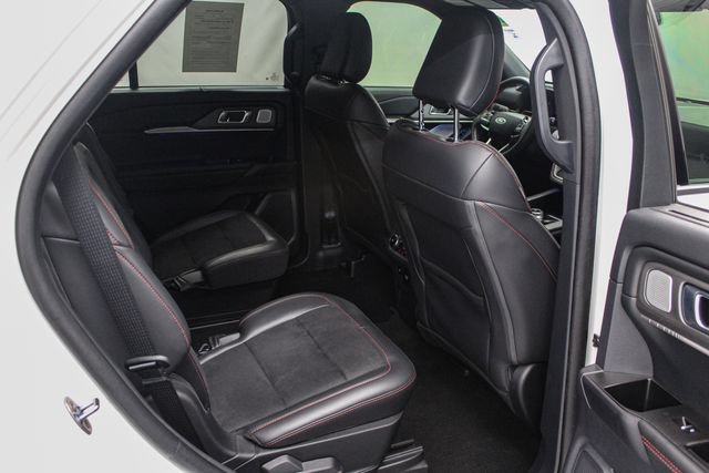 Used 2025 Ford Explorer ST AWD/4WD image 13