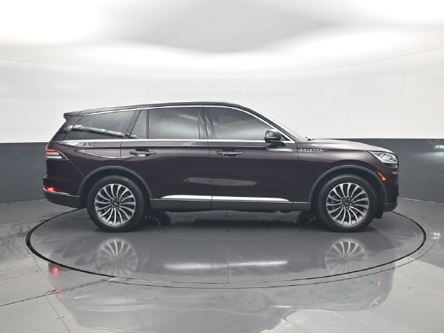 Used 2023 Lincoln Aviator AWD w/ Premium Package image 4