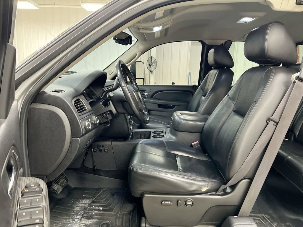 Used 2011 Chevrolet Silverado 2500 LTZ w/ LTZ Plus Package AWD/4WD image 18
