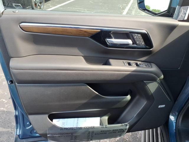 New 2026 Chevrolet Suburban High Country AWD/4WD image 11