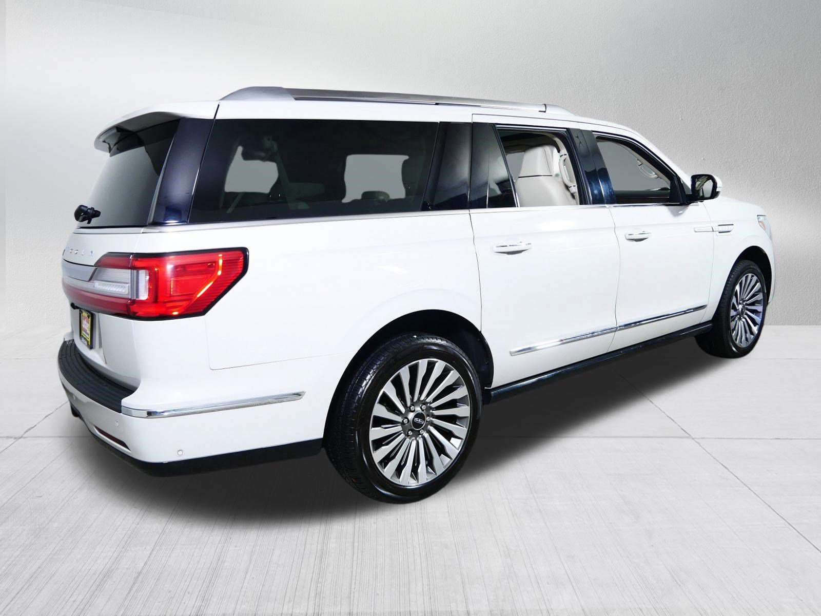 Used 2021 Lincoln Navigator L Reserve image 8