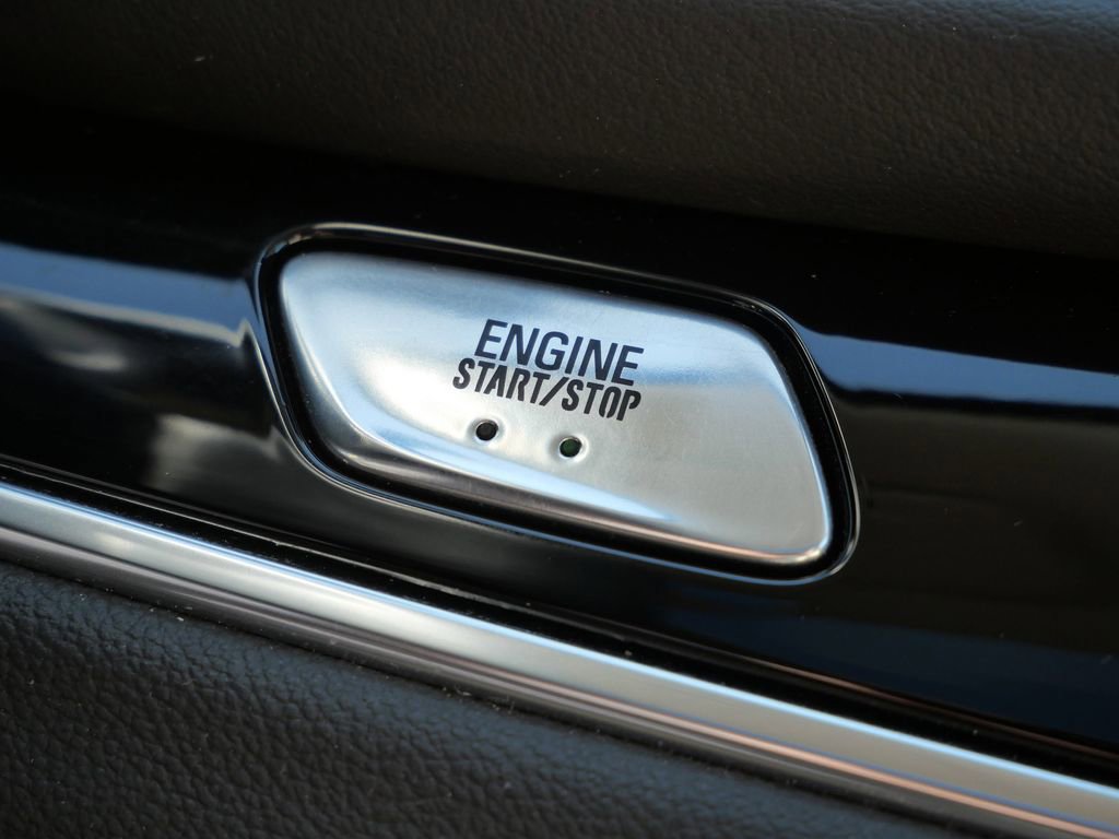 Used 2022 Buick Enclave Avenir w/ Avenir Technology Package image 45