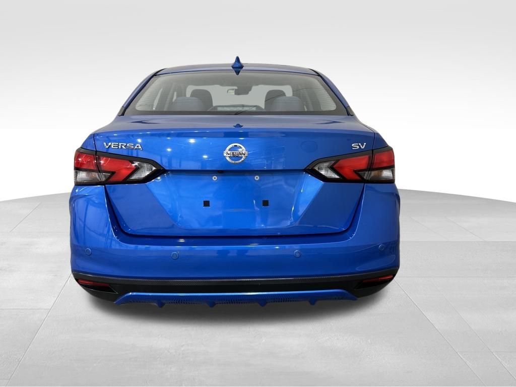 Used 2020 Nissan Versa SV image 4