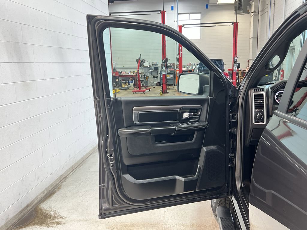 Used 2023 RAM 1500 Classic Warlock image 9
