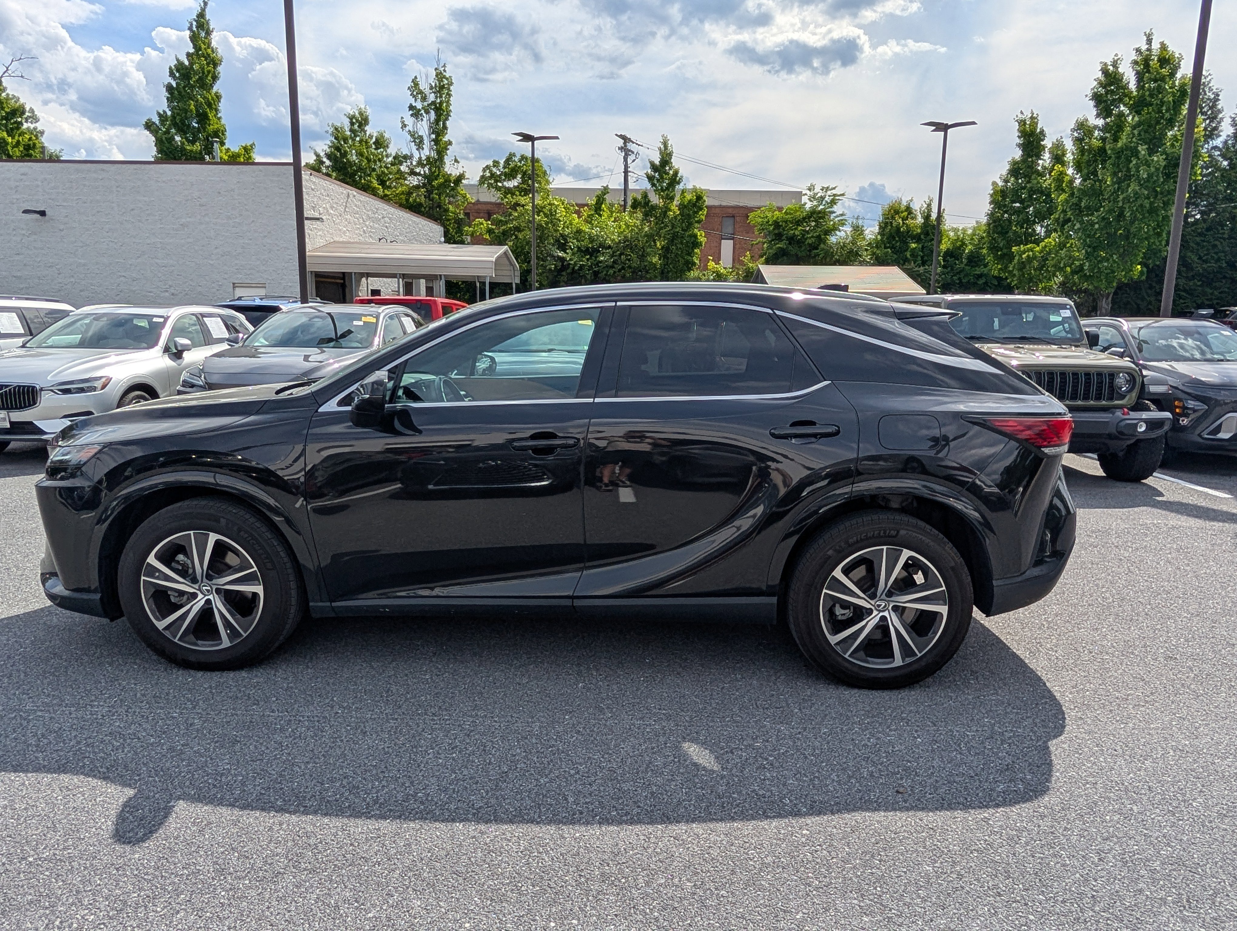 Used 2023 Lexus RX 350h w/ Accessory Package (2T) AWD/4WD image 6