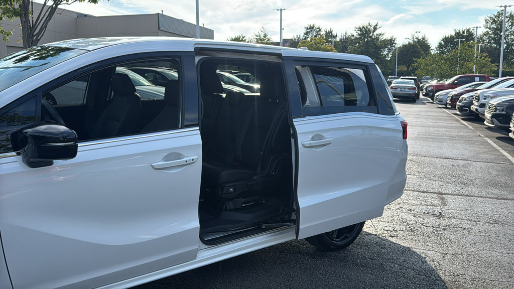 Used 2023 Honda Odyssey Sport image 29