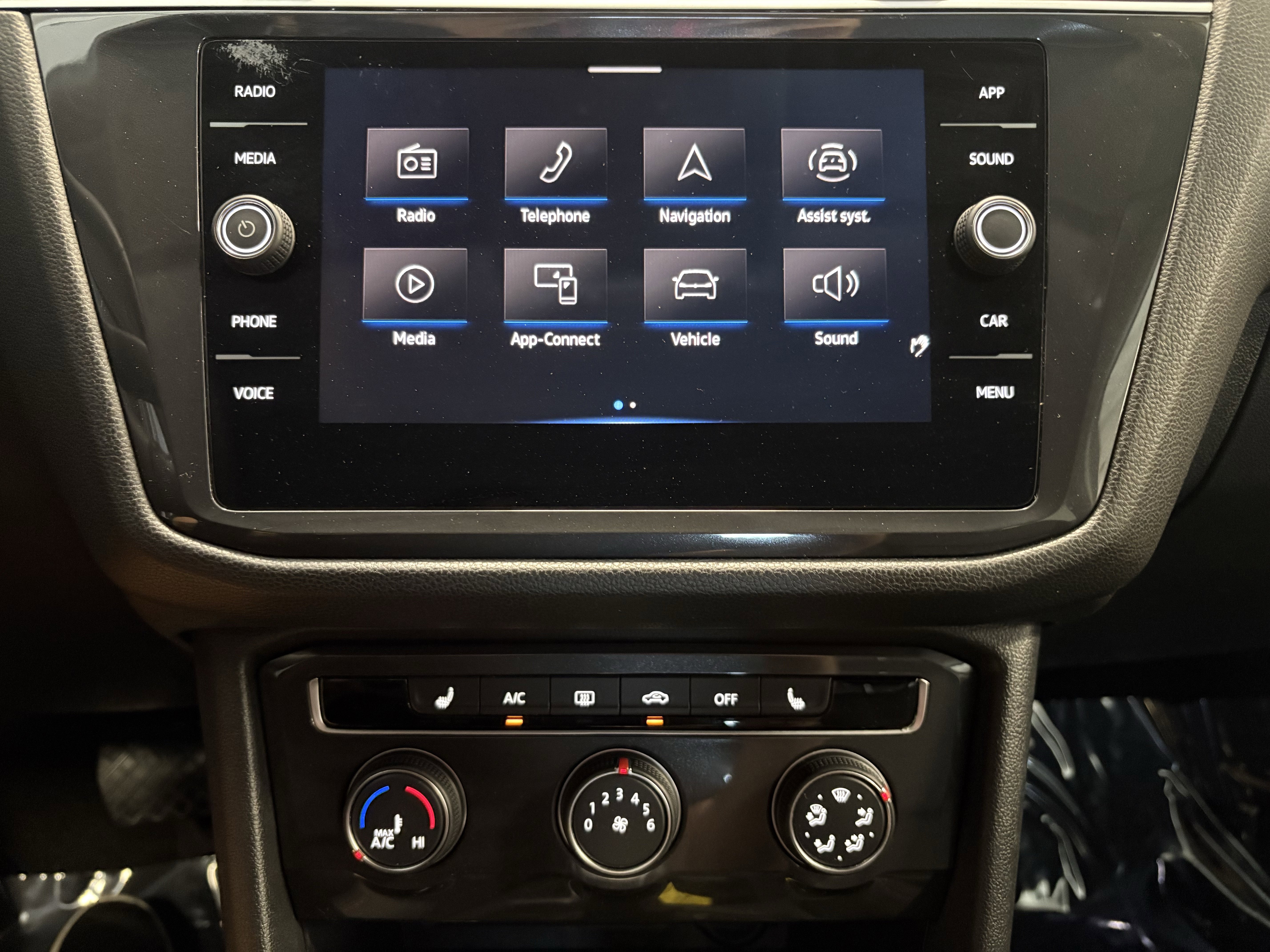 Used 2024 Volkswagen Tiguan Wolfsburg Edition FWD image 12