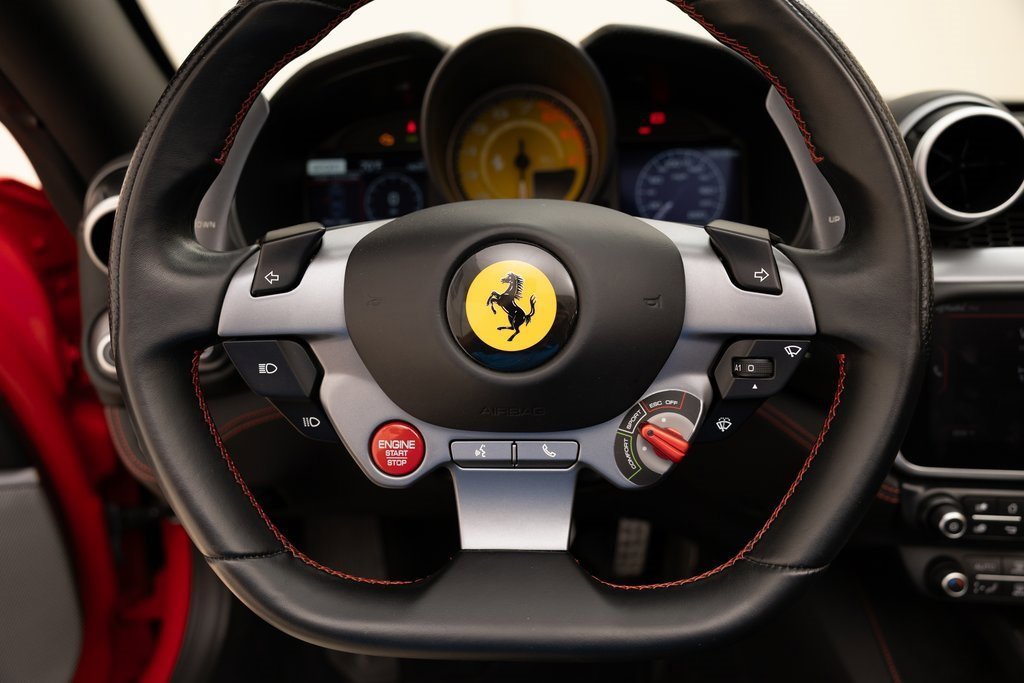 Used 2019 Ferrari Portofino image 37