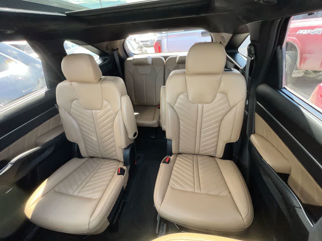 Certified 2024 Kia Sorento SX Prestige w/ Olive Brown Leather Package AWD/4WD image 23