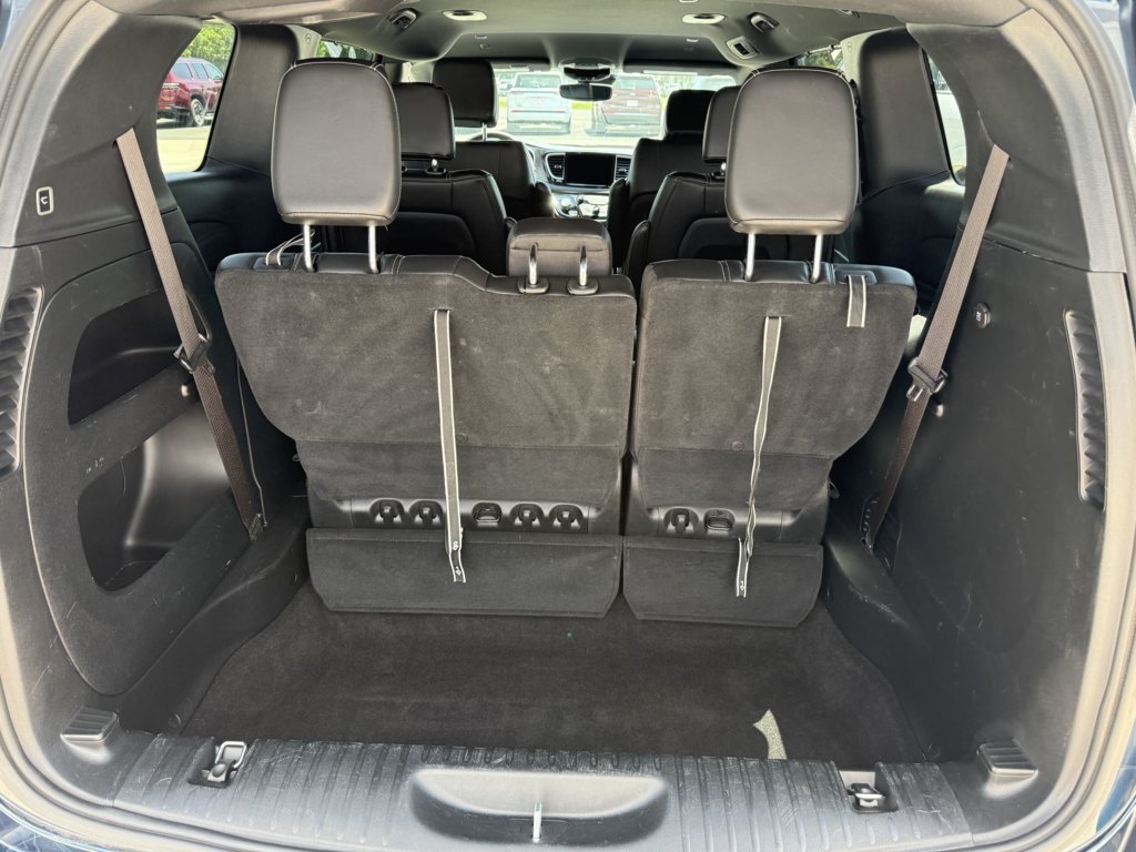 Used 2025 Chrysler Pacifica Select FWD image 17