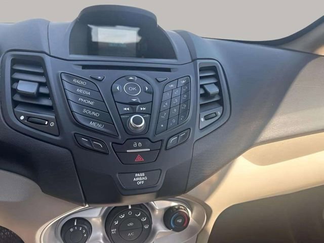 Used 2016 Ford Fiesta SE FWD image 11