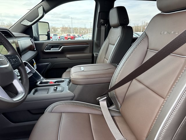 New 2026 GMC Sierra 2500 Denali w/ Denali Reserve Package image 5