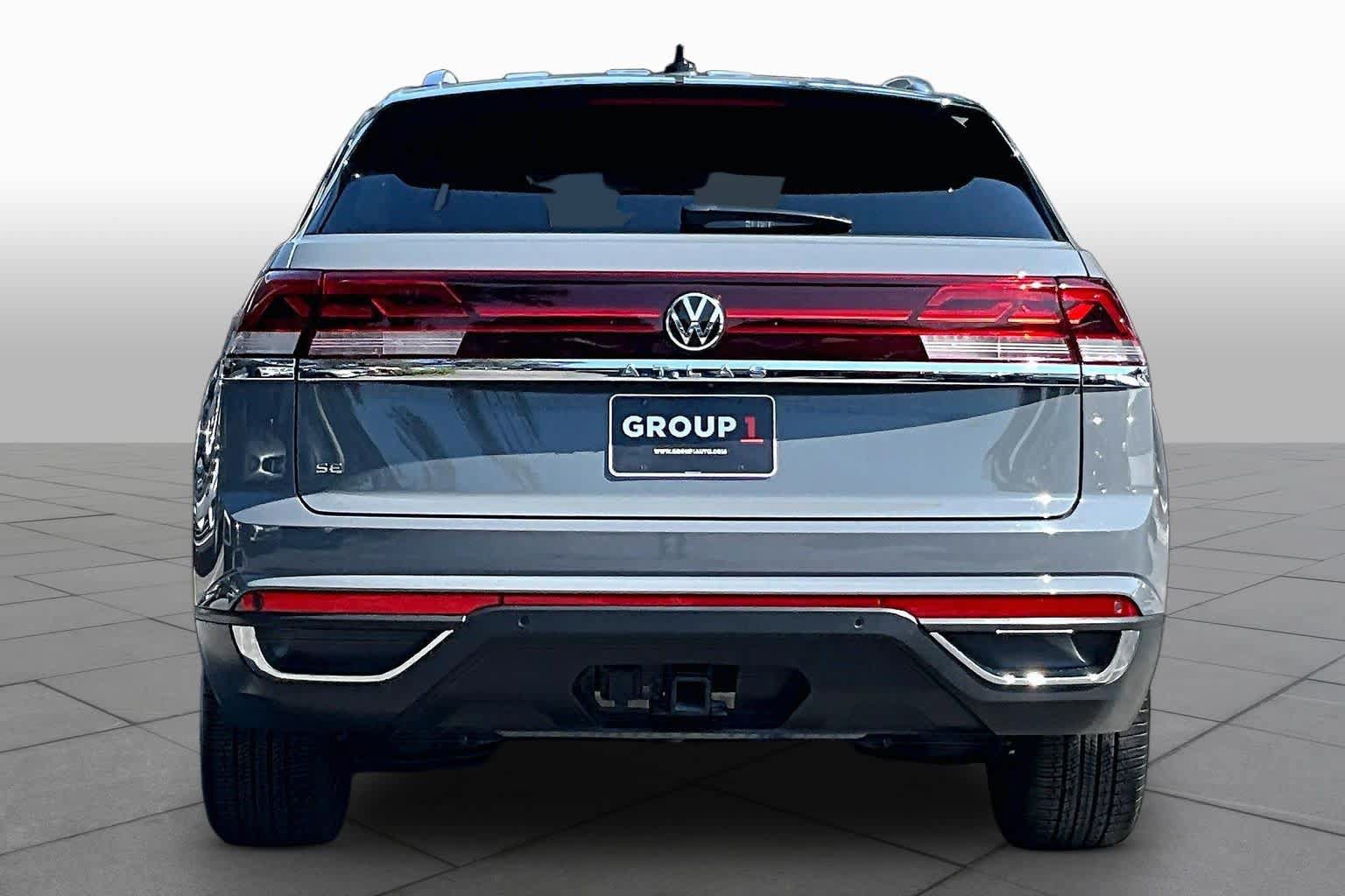 Used 2024 Volkswagen Atlas Cross Sport SE FWD image 5