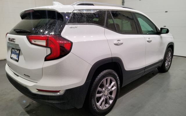 Used 2024 GMC Terrain SLT AWD/4WD image 8