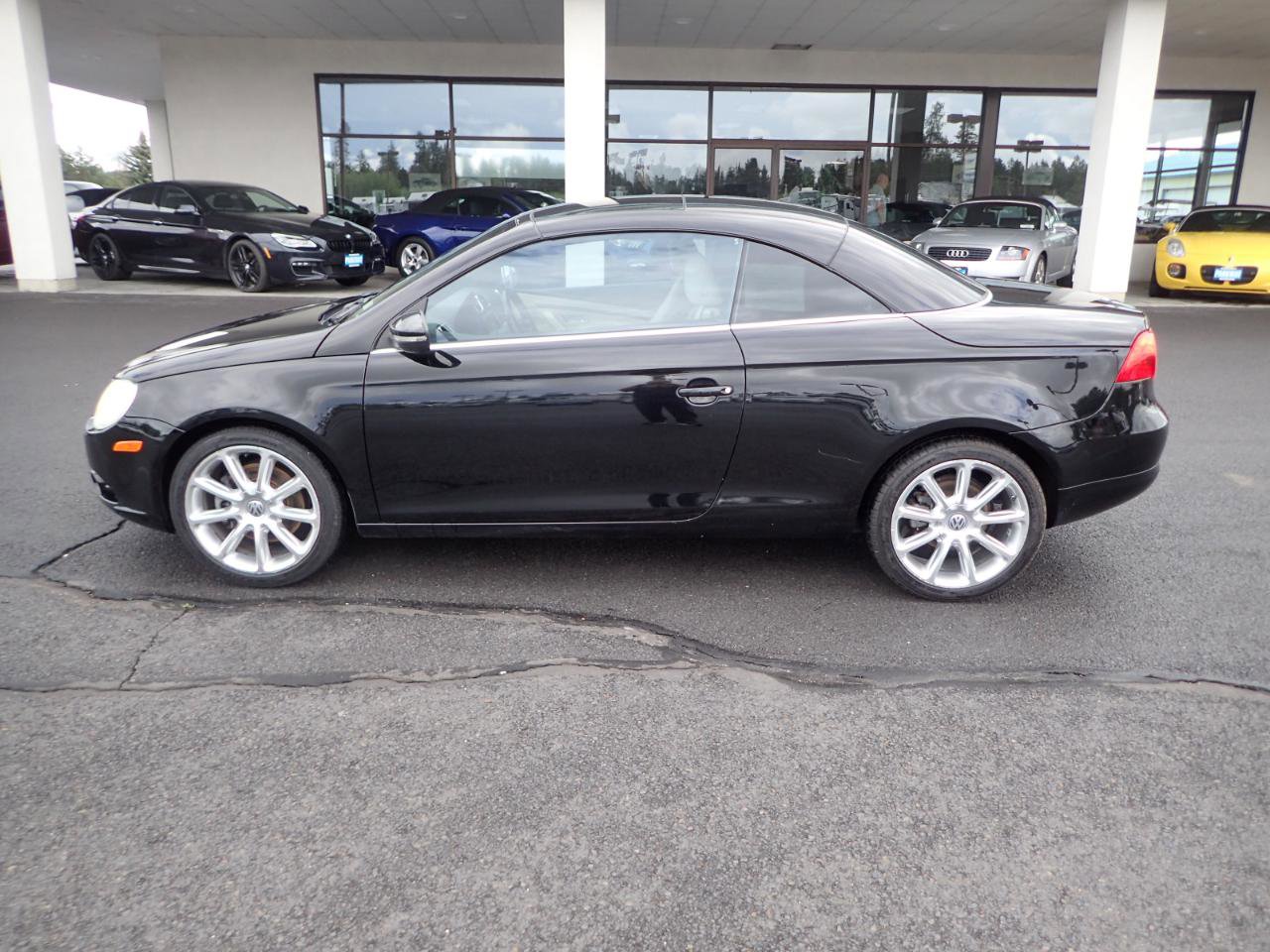 Used 2010 Volkswagen Eos Lux FWD image 2