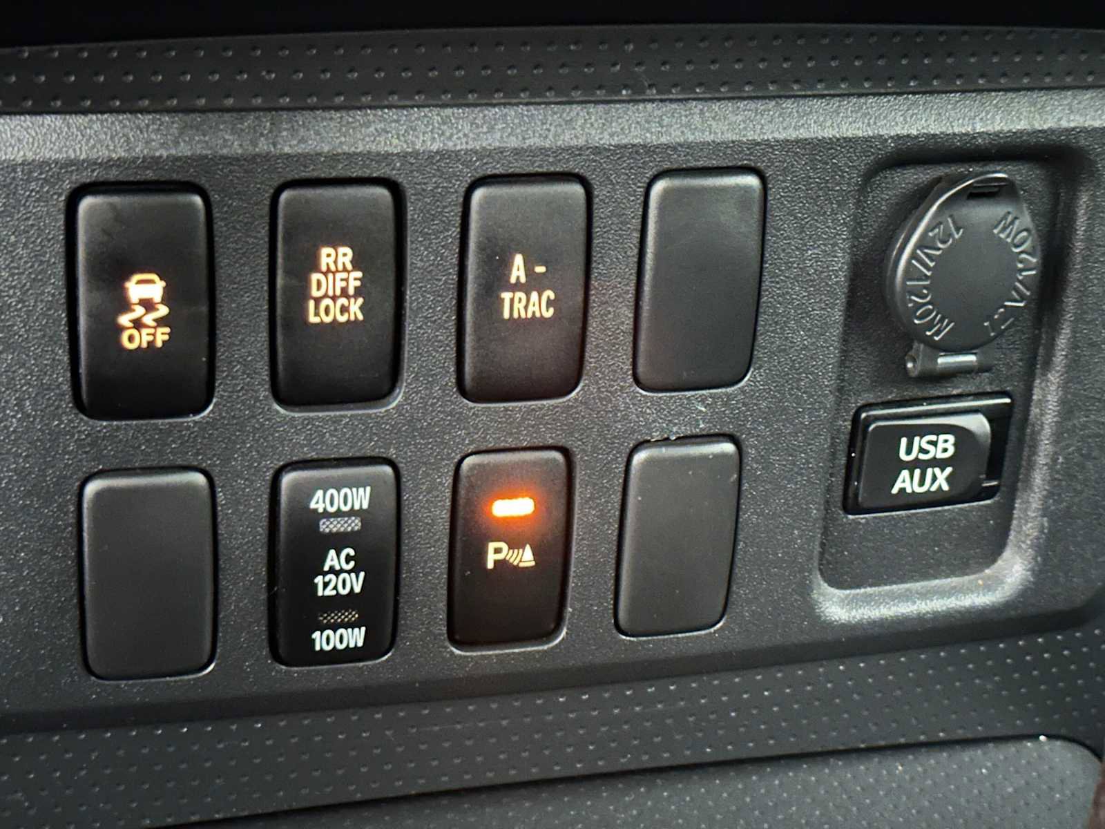 Used 2014 Toyota FJ Cruiser 4WD w/ Upgrade Package image 16