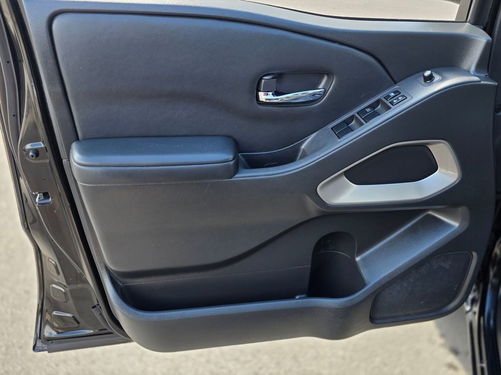 Used 2023 Nissan Frontier SV image 19