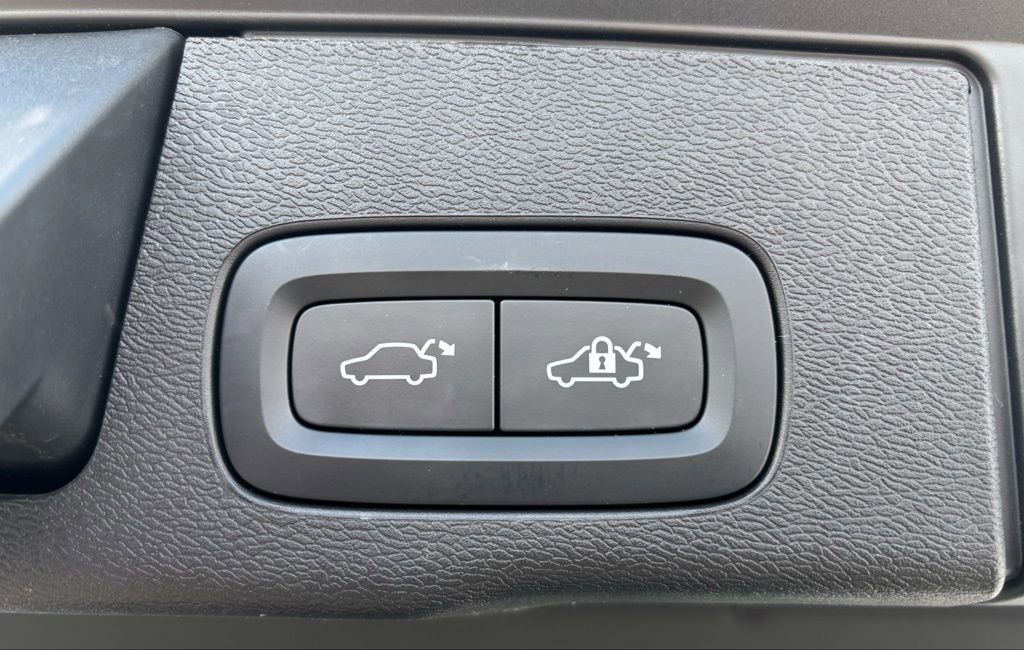 Certified 2023 Volvo XC60 B5 Core w/ Climate Package image 23