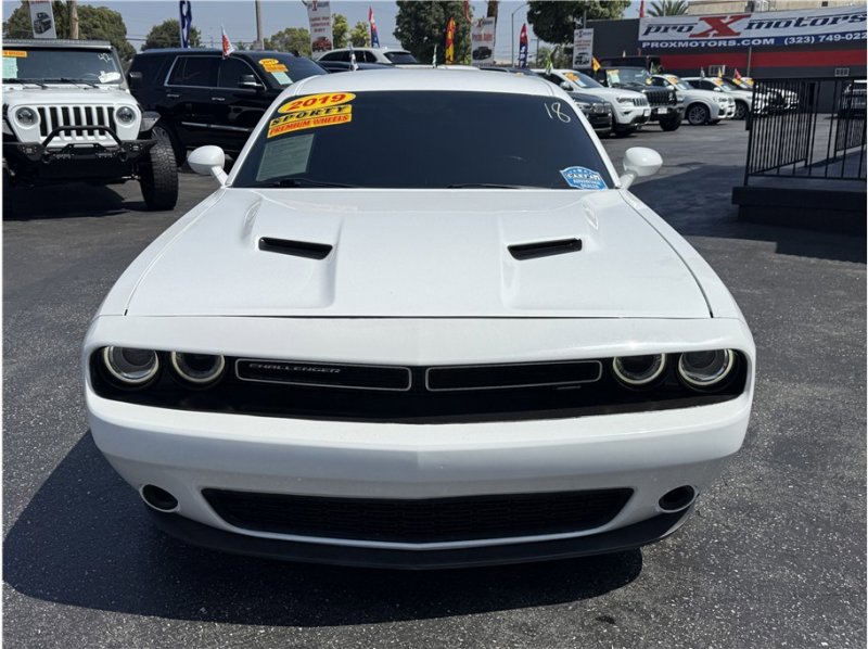 Used 2019 Dodge Challenger SXT image 10