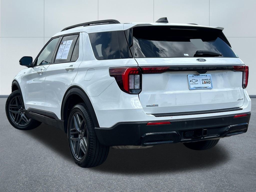 Used 2025 Ford Explorer ST-Line w/ ST-Line Street Pack AWD/4WD image 38