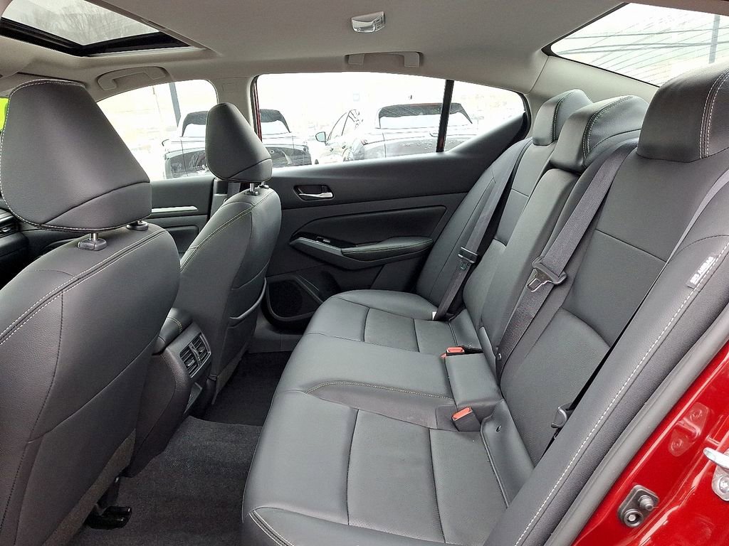 Used 2024 Nissan Altima 2.5 SL image 11