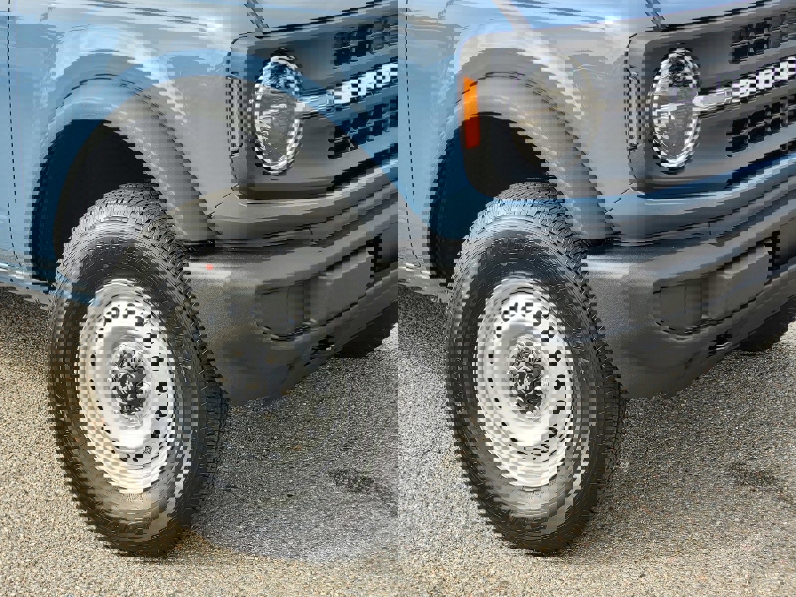 New 2025 Ford Bronco 4-Door image 4