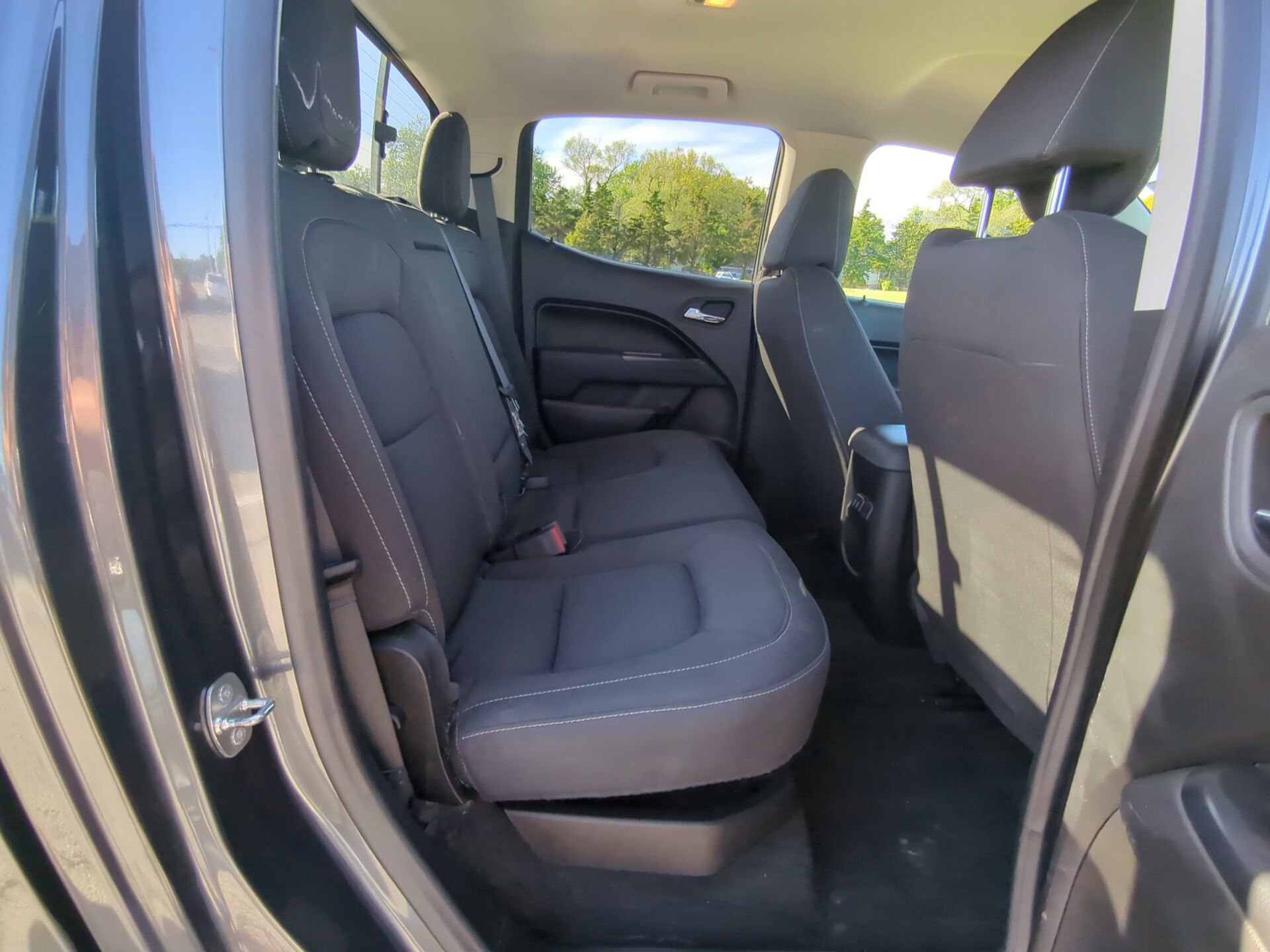 Used 2016 Chevrolet Colorado LT w/ LT Convenience Package AWD/4WD image 11