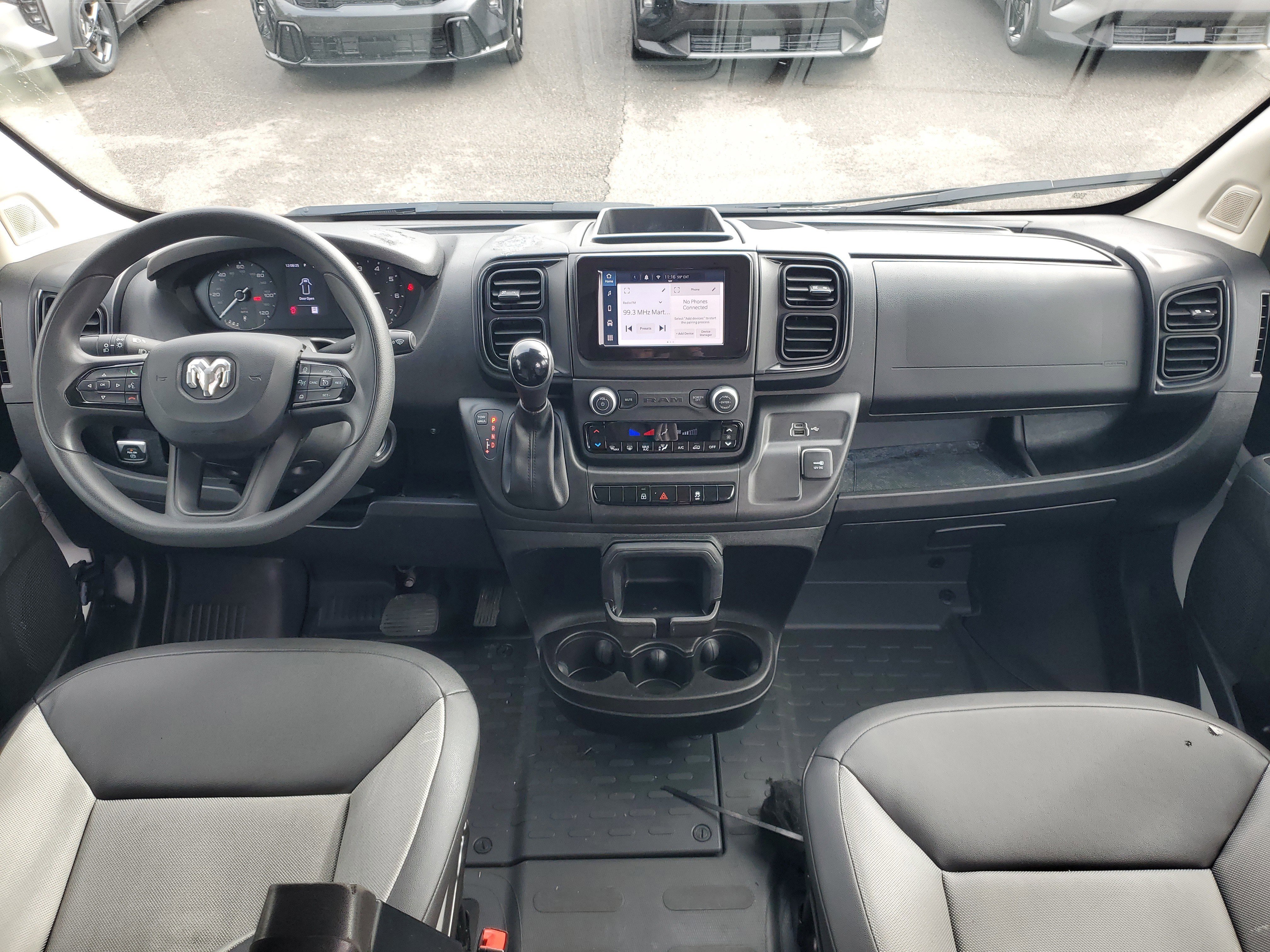 Used 2025 RAM ProMaster 2500 w/ Convenience Group image 14