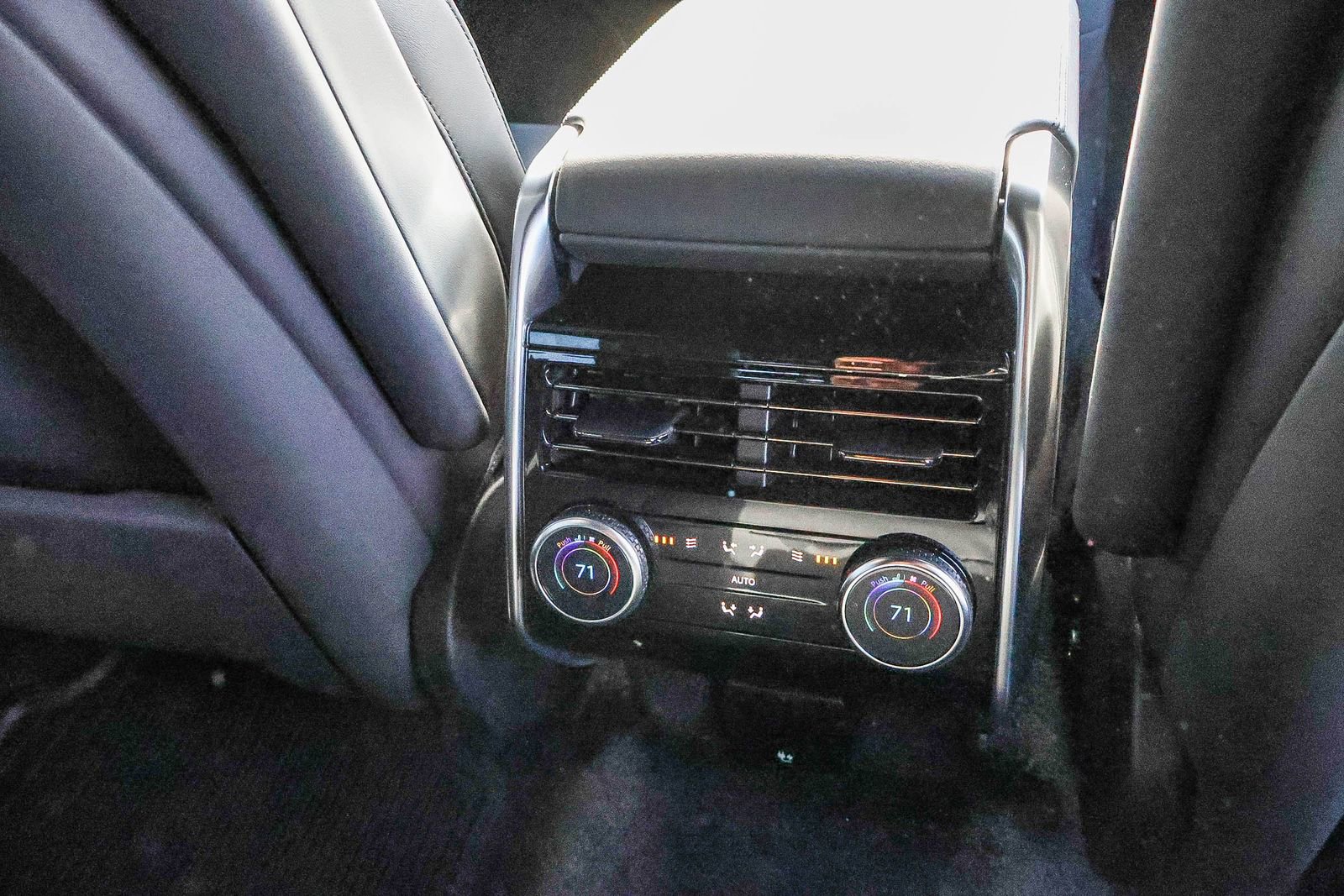 New 2026 Land Rover Range Rover SE image 21