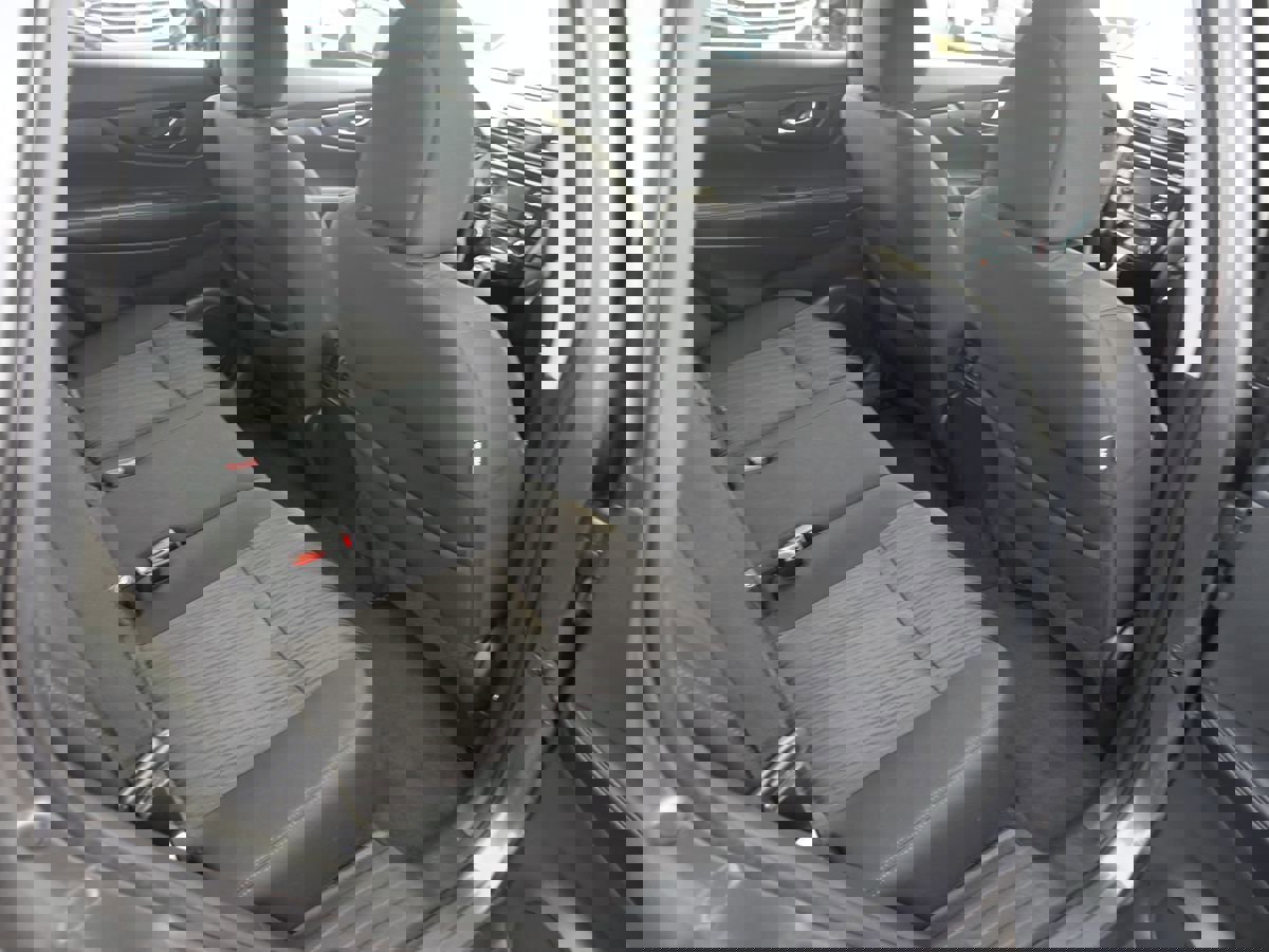 Used 2017 Nissan Rogue S image 22