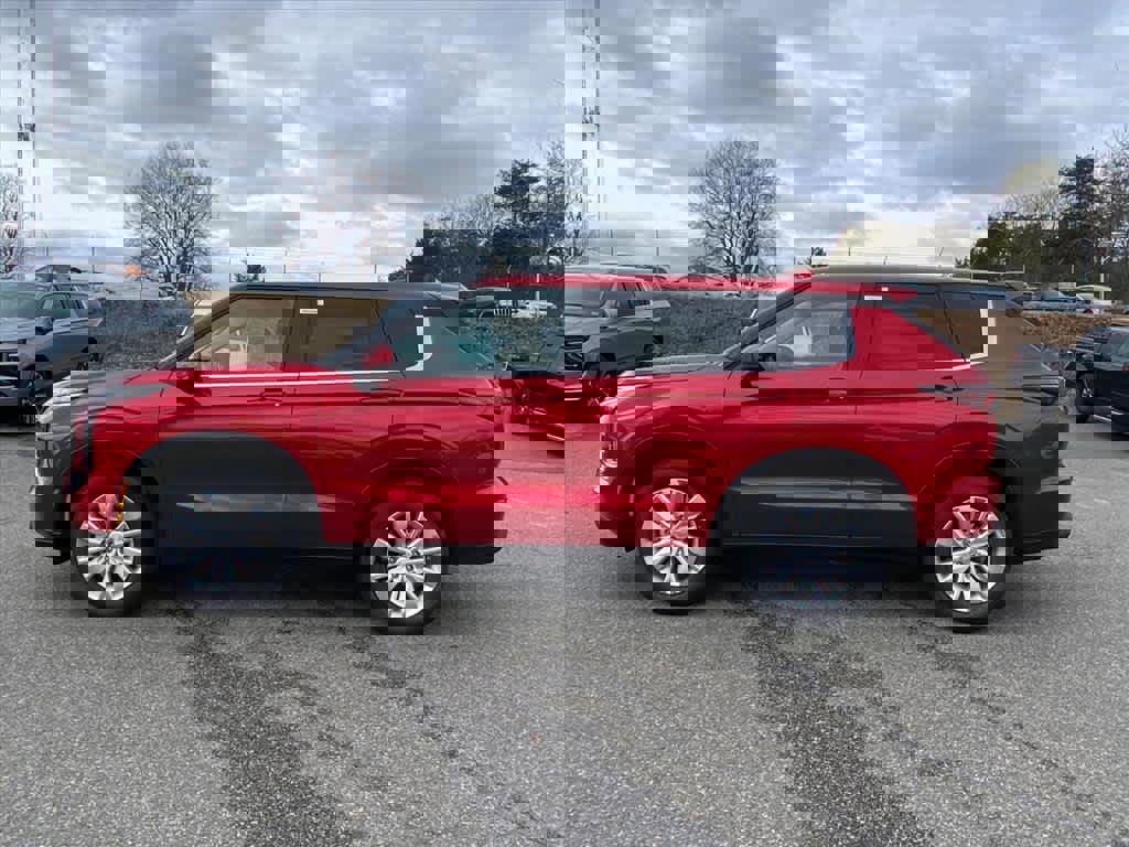 New 2026 Mitsubishi Outlander ES image 2