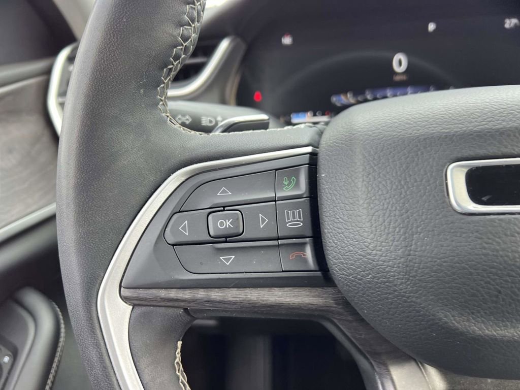 Certified 2024 Jeep Grand Cherokee Limited w/ Black Appearance Package image 27