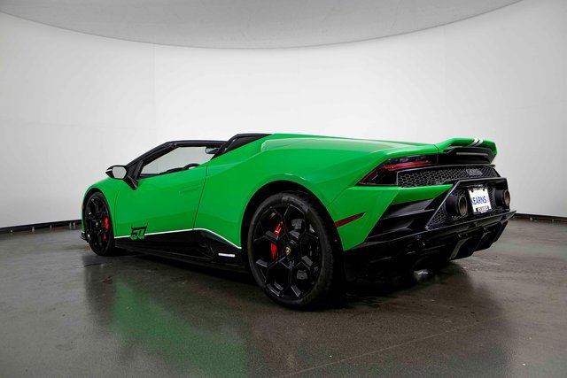 Used 2024 Lamborghini Huracan EVO image 6
