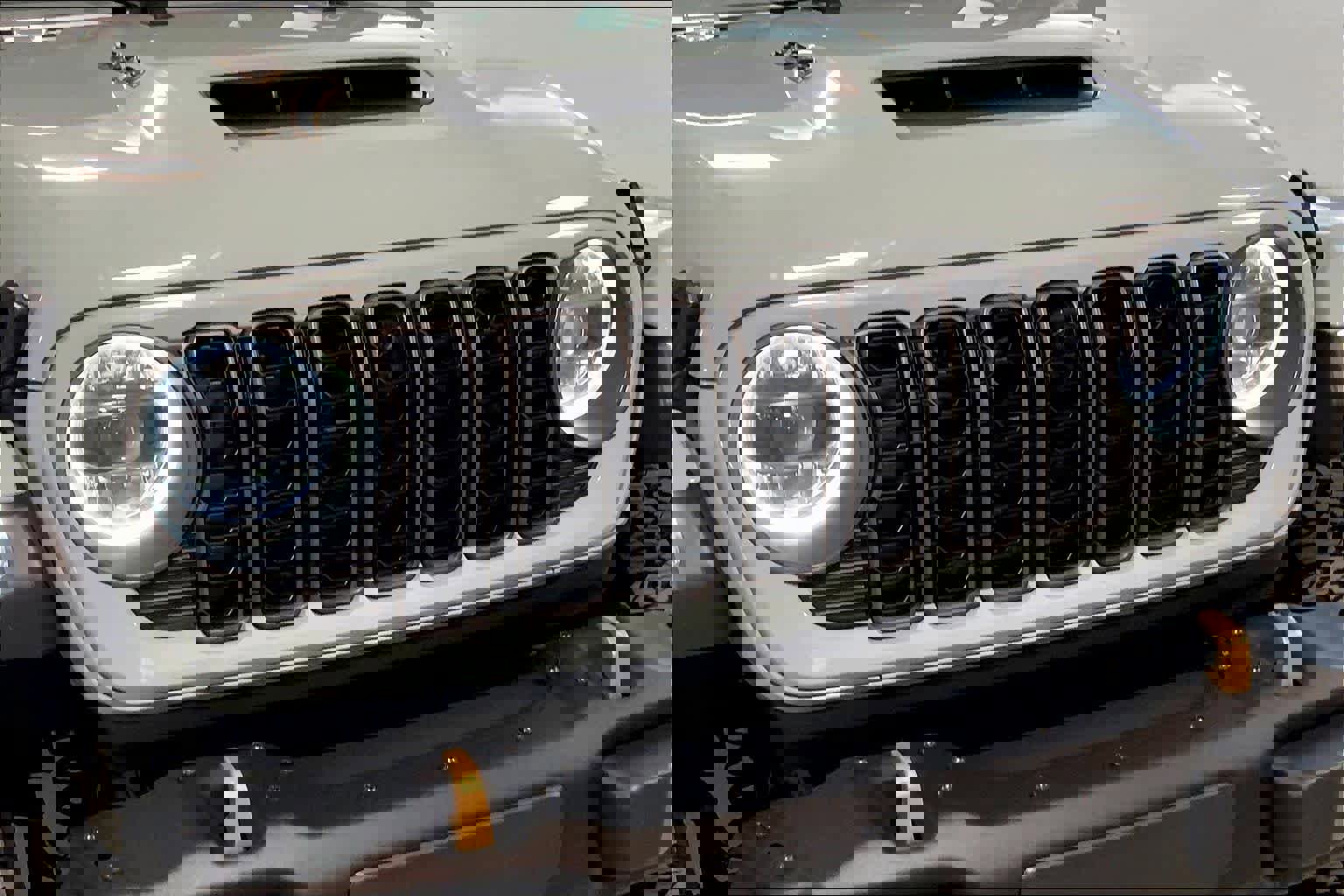 Used 2024 Jeep Wrangler Unlimited Rubicon 392 image 32