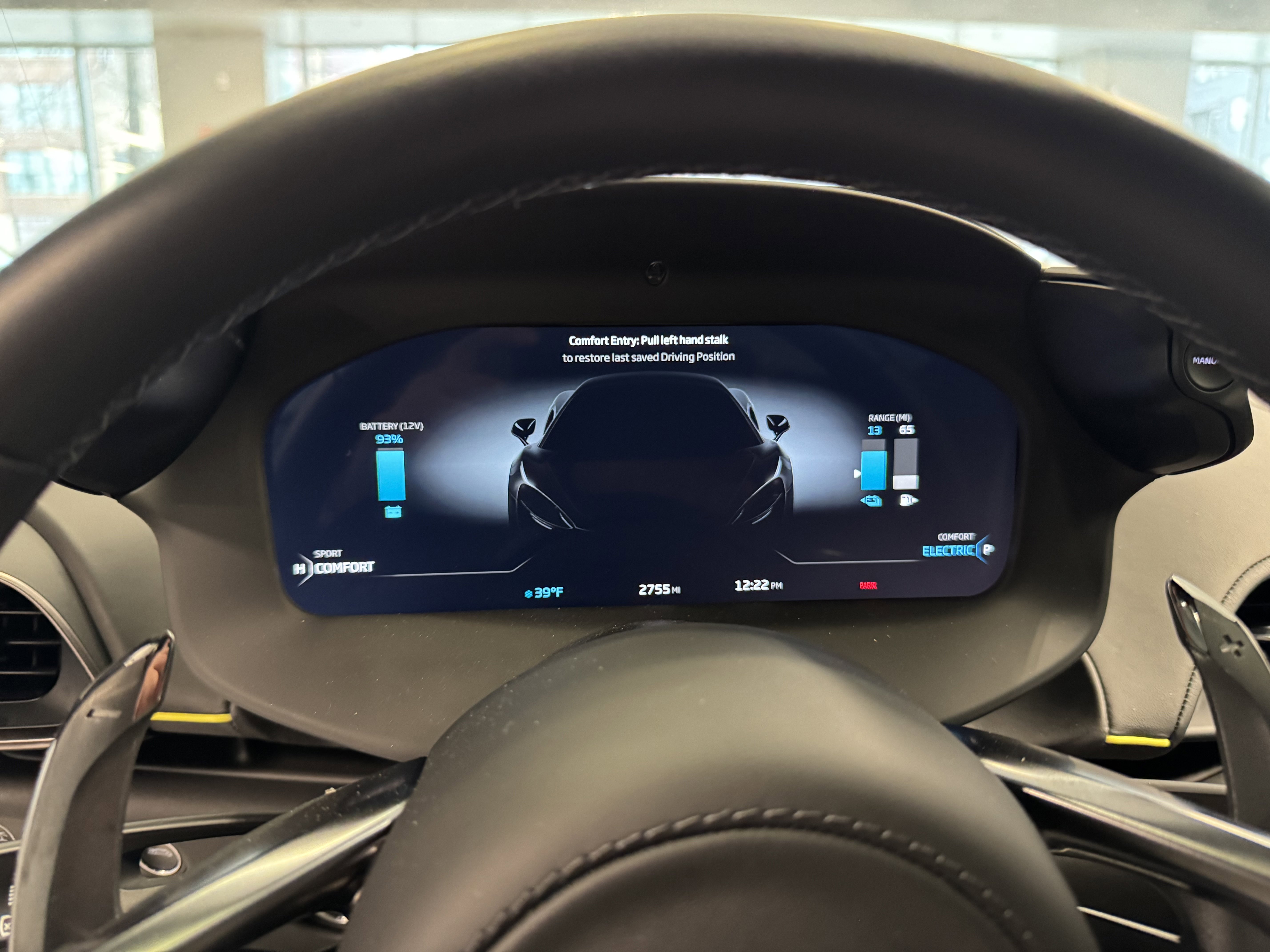 Used 2023 McLaren Artura image 12