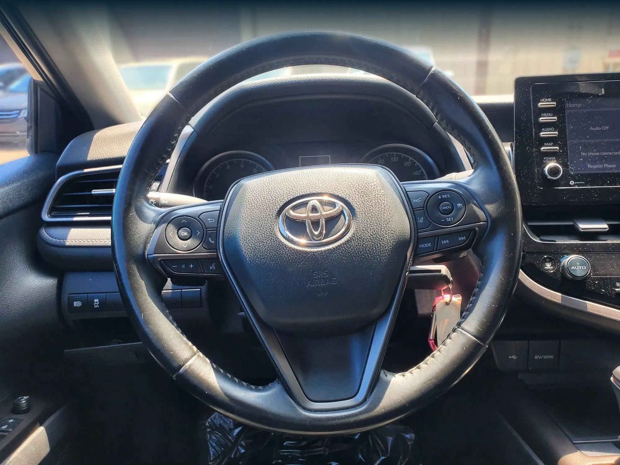 Used 2022 Toyota Camry SE FWD image 37