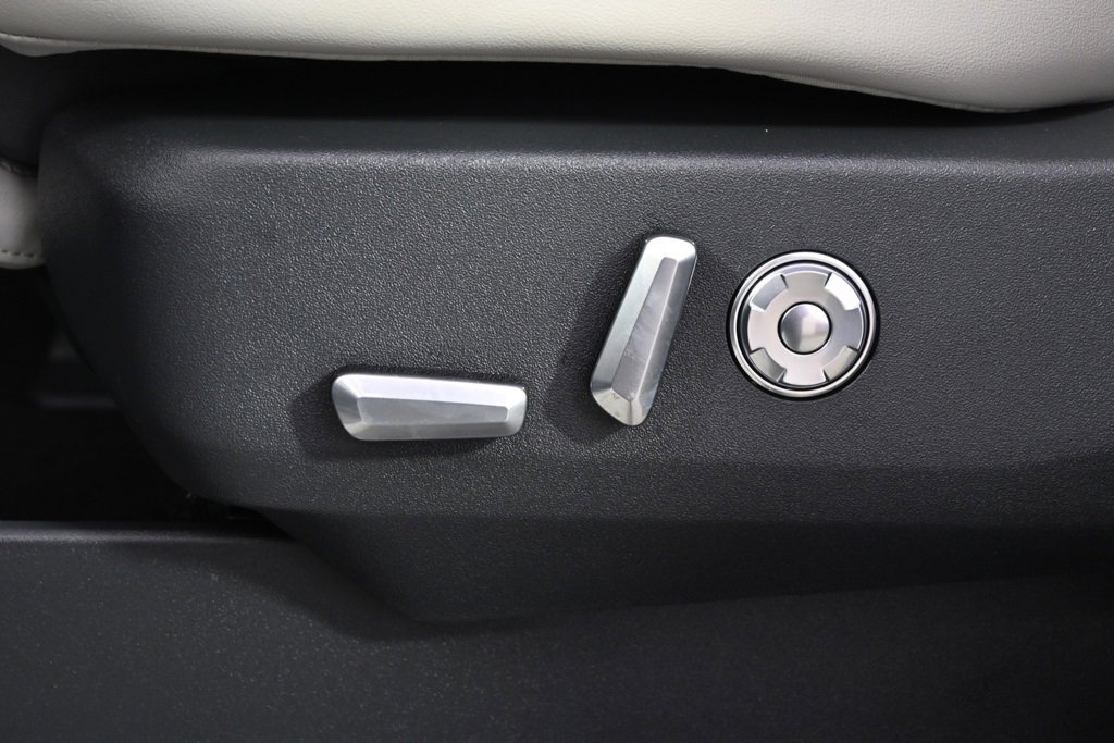 New 2026 Lincoln Navigator Reserve w/ Jet Appearance Package image 14