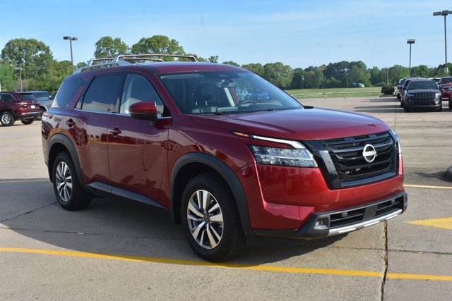 Used 2023 Nissan Pathfinder SL w/ Lighting Package (N92) AWD/4WD image 3