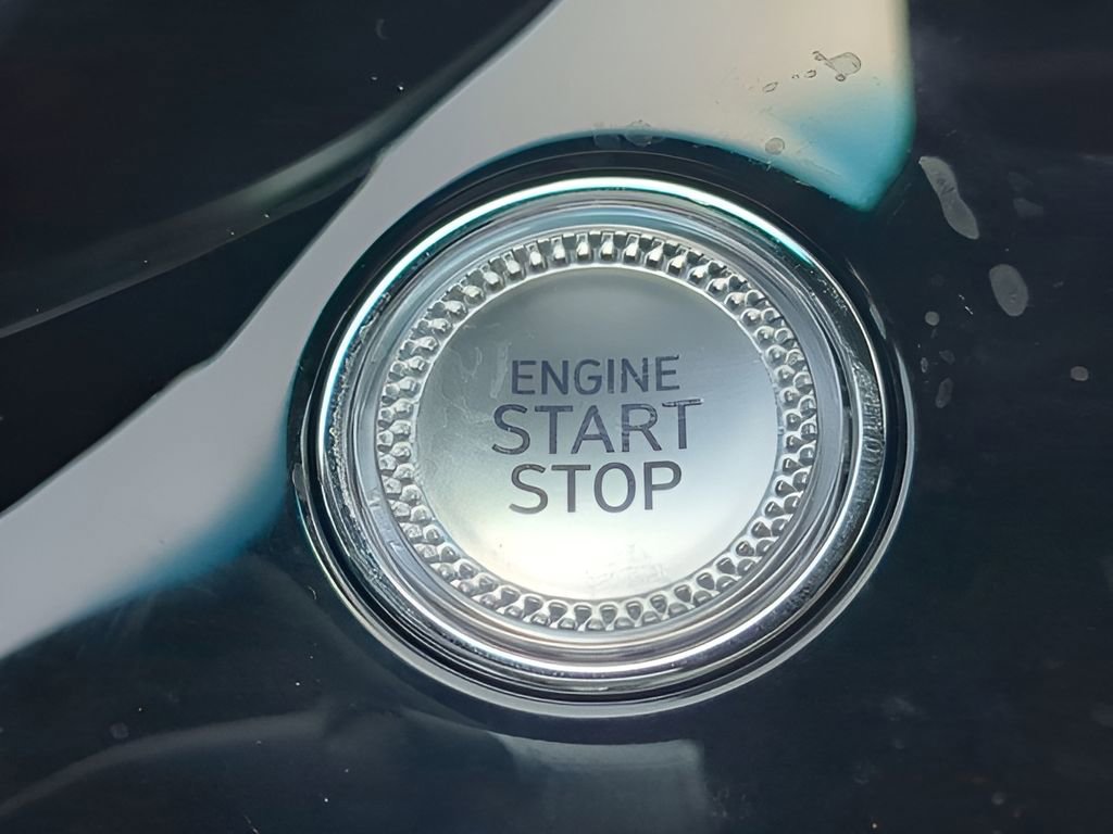 Used 2025 Genesis G70 3.3T Advanced image 29