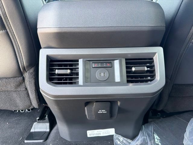 New 2026 Ford F250 Lariat w/ Lariat Premium Package AWD/4WD image 25