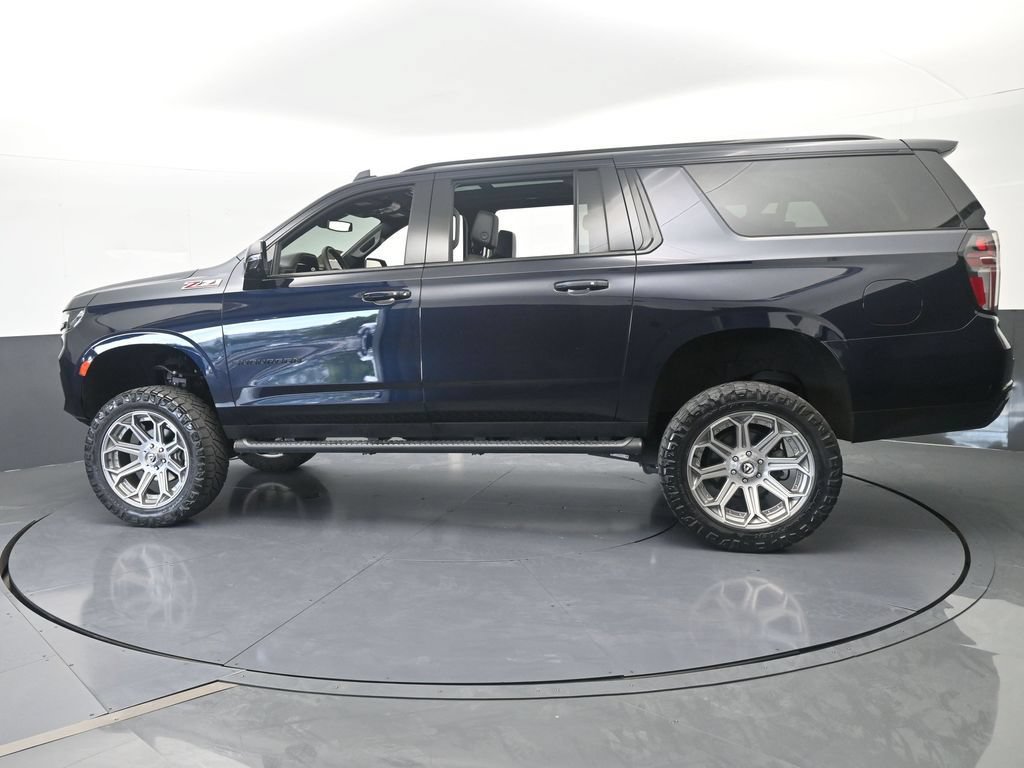 Used 2022 Chevrolet Suburban Z71 w/ Luxury Package AWD/4WD image 3