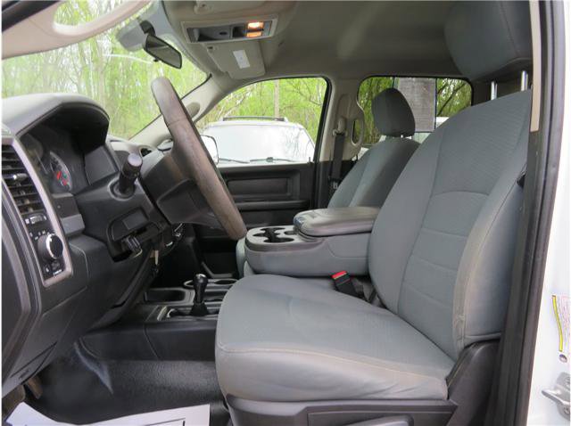 Used 2018 RAM 2500 Tradesman w/ Chrome Appearance Group AWD/4WD image 4