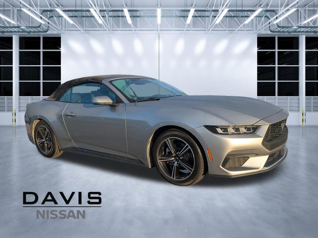 Used 2024 Ford Mustang Convertible RWD image 1