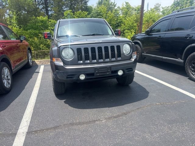 Used 2014 Jeep Patriot Sport w/ Tire & Wheel Group AWD/4WD video 2